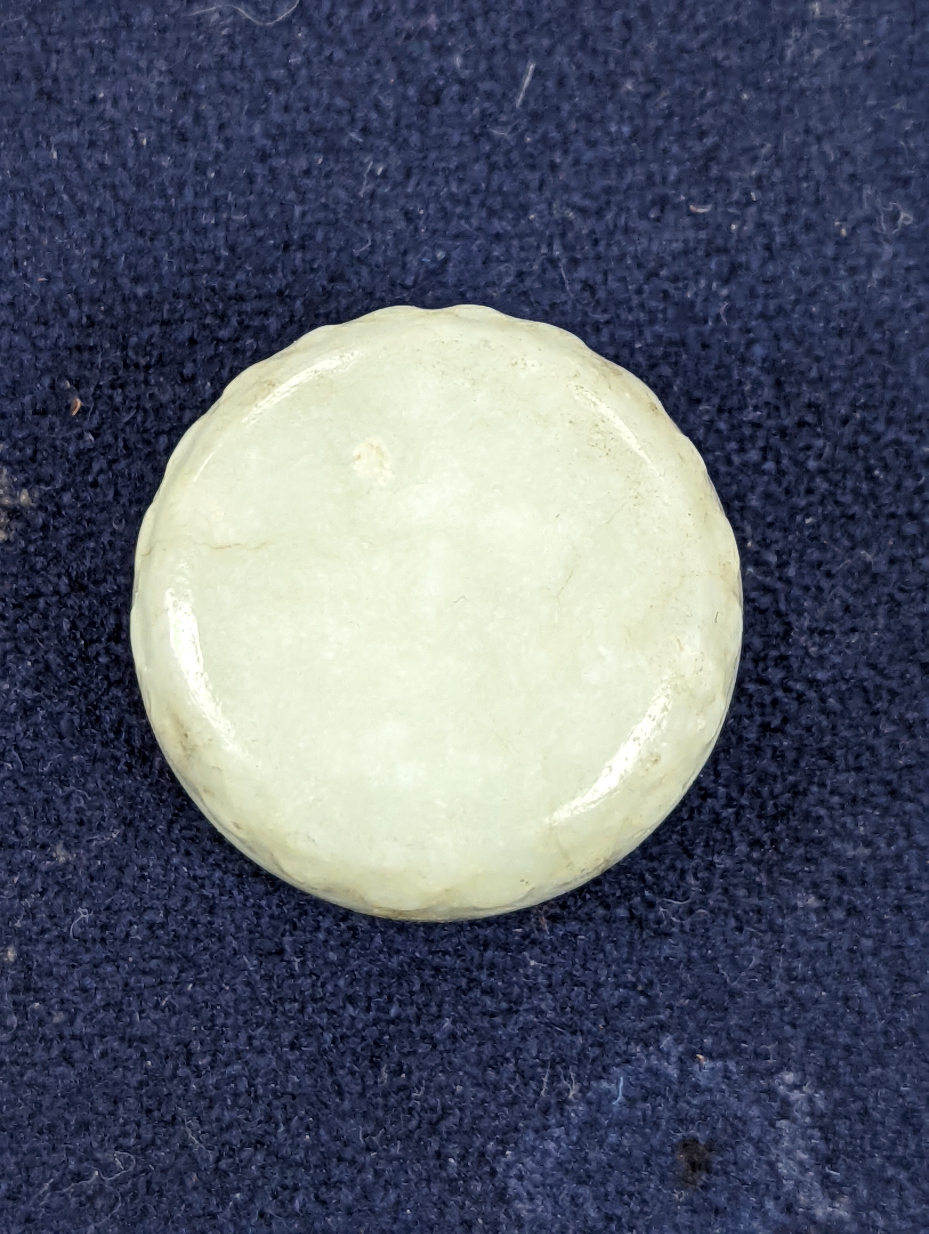 A Chinese jadeite model of a drum, 3 cm diameter